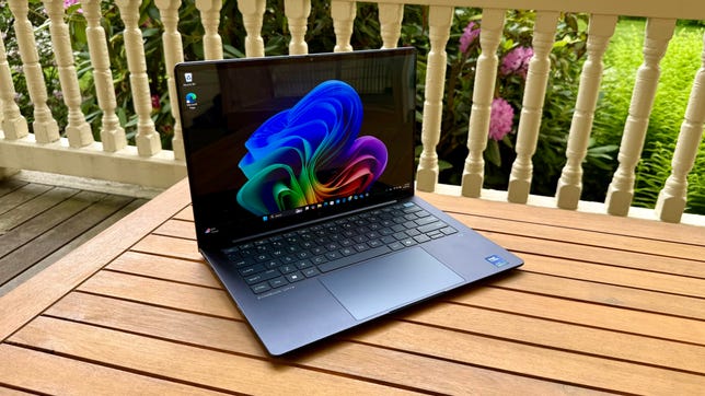 HP EliteBook Ultra G1i on a table